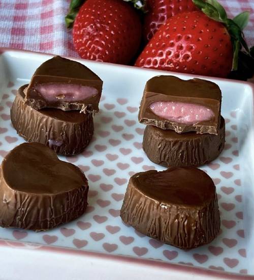 SR Strawberry Velvet Ganache (8 pcs)